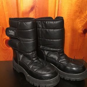 WFS Black snow jogger deluxe boots Size 6:5